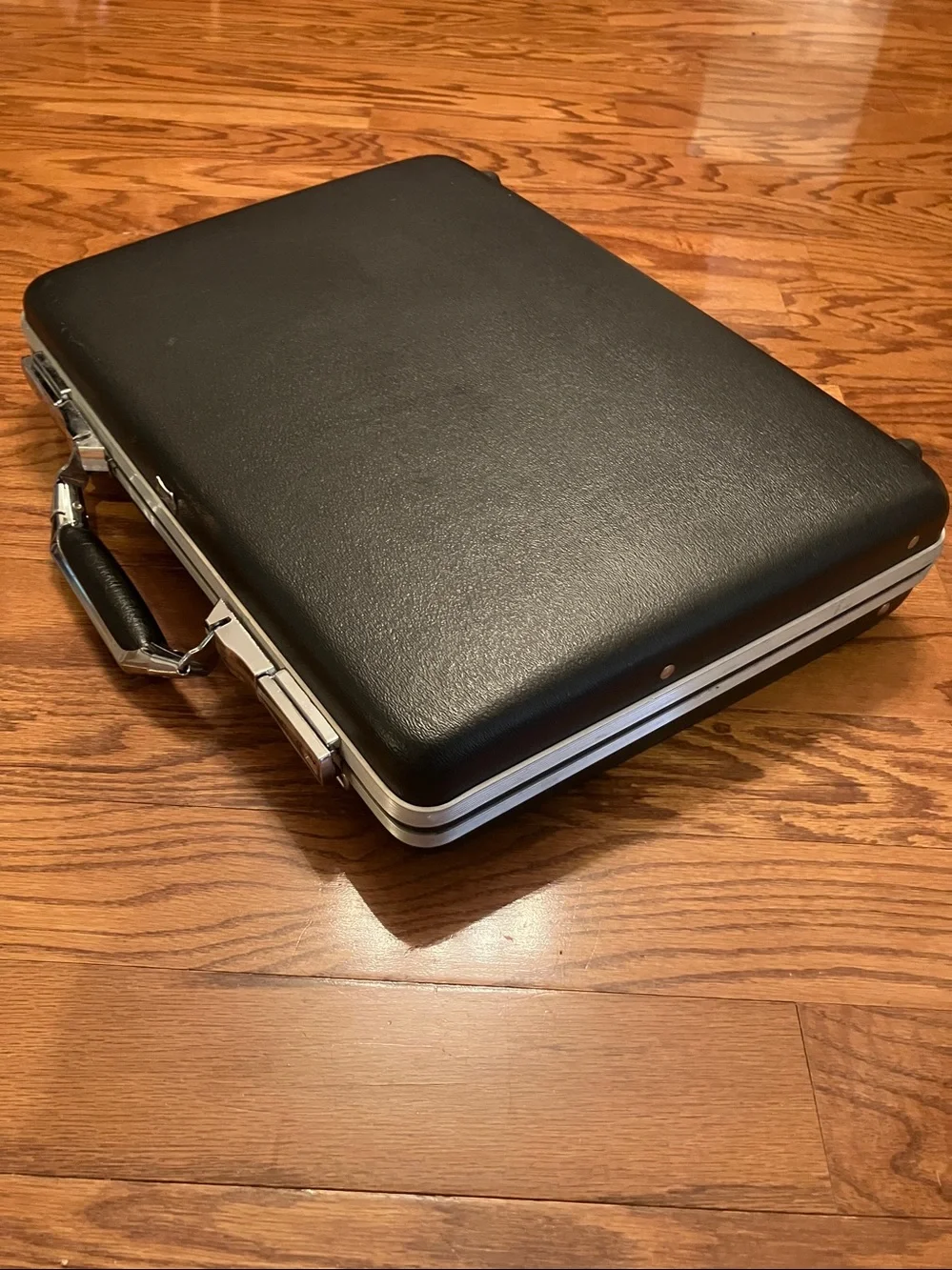 Vintage American Tourister Escort Hardshell Briefcase Black Case w Keys